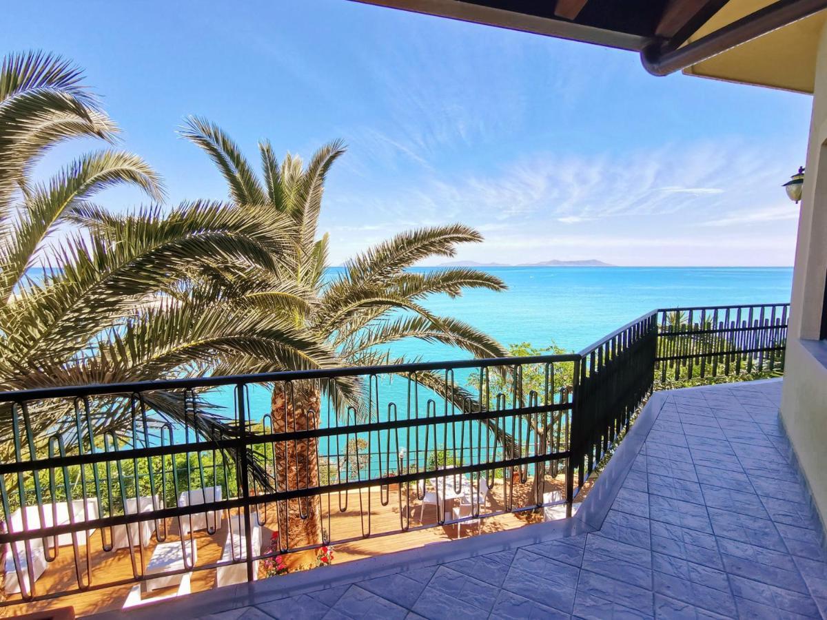 Villa Anita Apartments Capo dʼOrlando Buitenkant foto