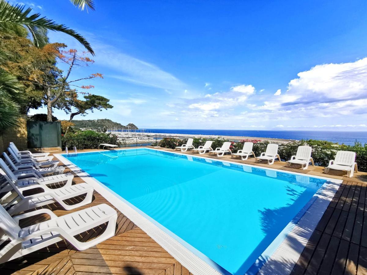 Villa Anita Apartments Capo dʼOrlando Buitenkant foto