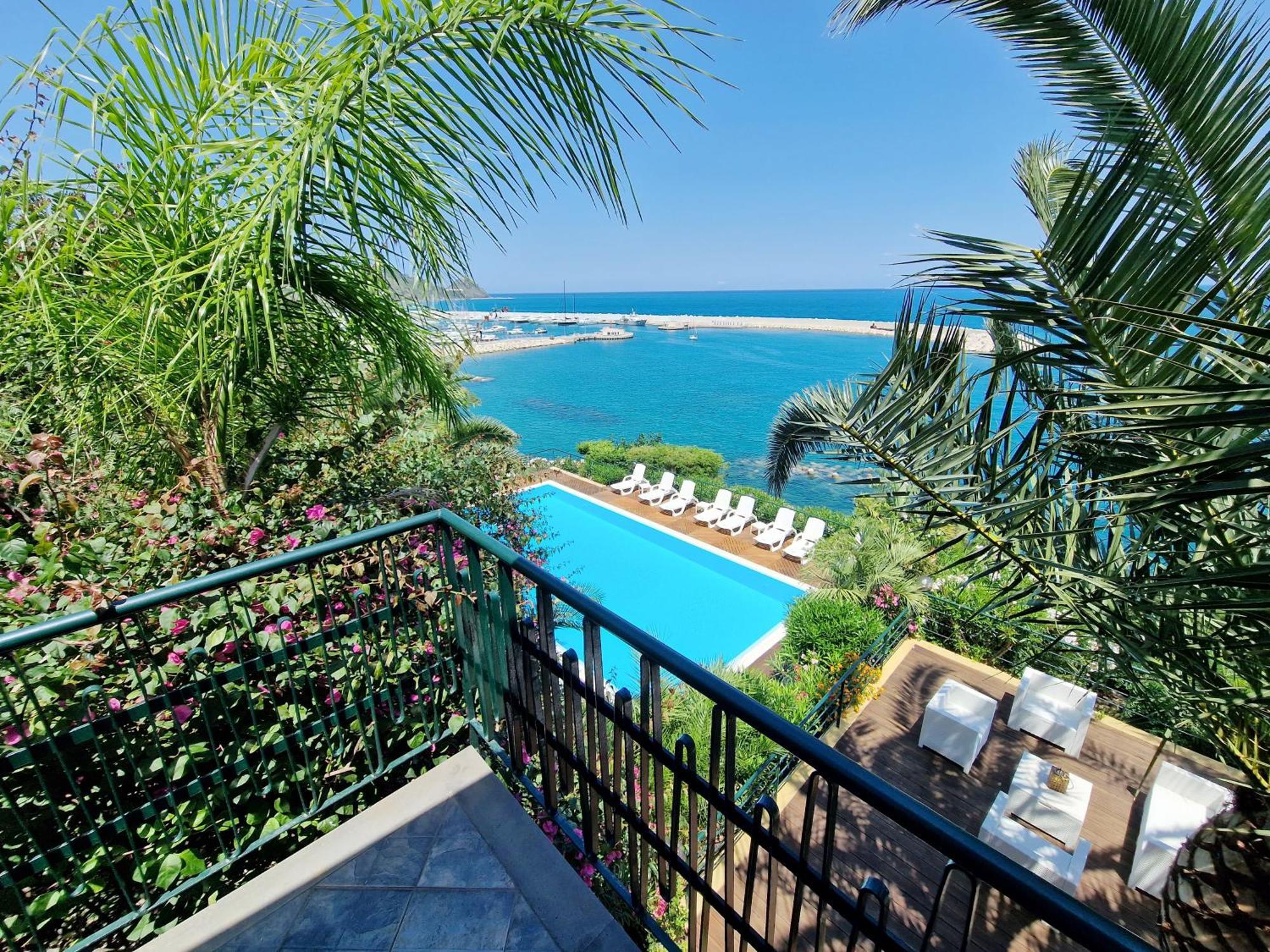 Villa Anita Apartments Capo dʼOrlando Buitenkant foto