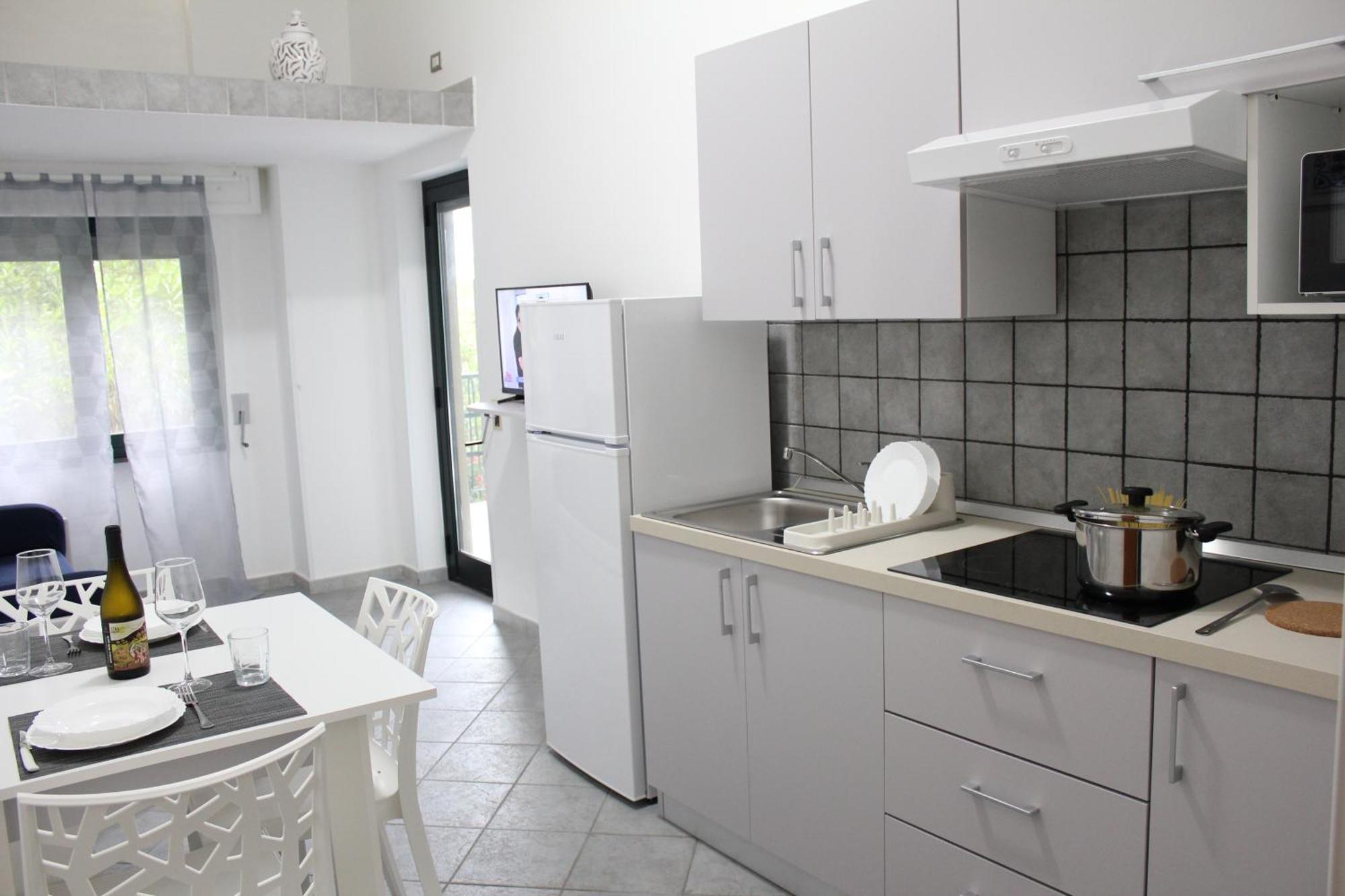 Villa Anita Apartments Capo dʼOrlando Buitenkant foto